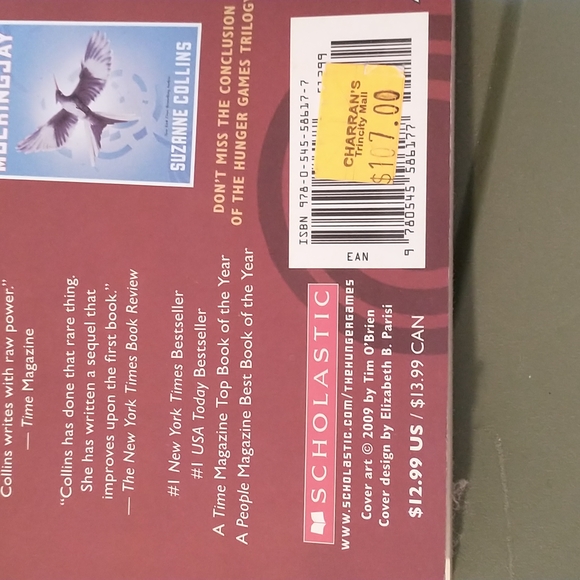Catching fire by Suzanne Collins - Picture 3 of 3